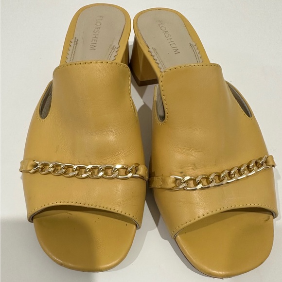FLORSHEIM leather mules in mustard with gold chain, size 38 - Picture 9 of 9